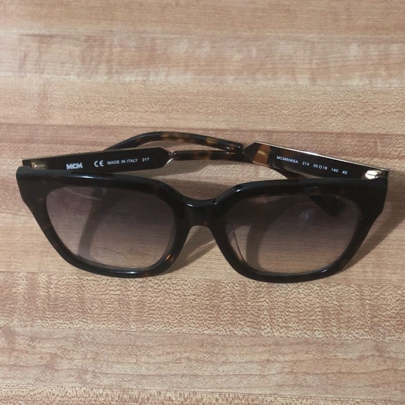 MCM Sunglasses - Picture 5 of 10